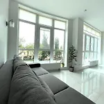 Apartment красивая в новом доме вблизи от моря!